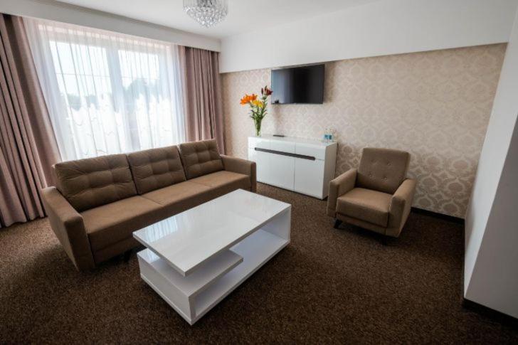 Hotel Palacowa Narol ภายนอก รูปภาพ