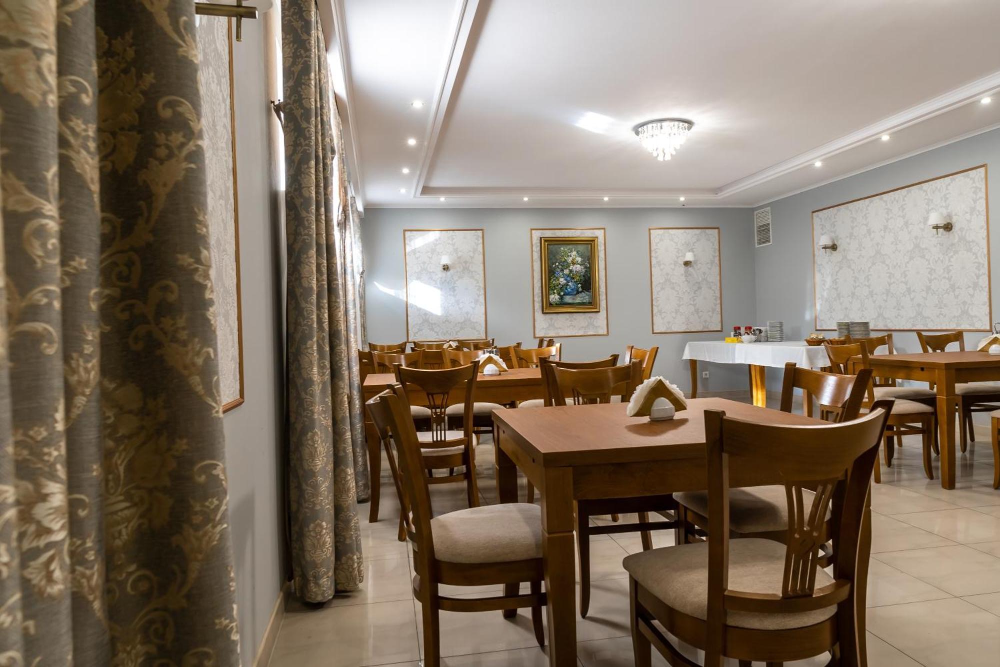 Hotel Palacowa Narol ภายนอก รูปภาพ